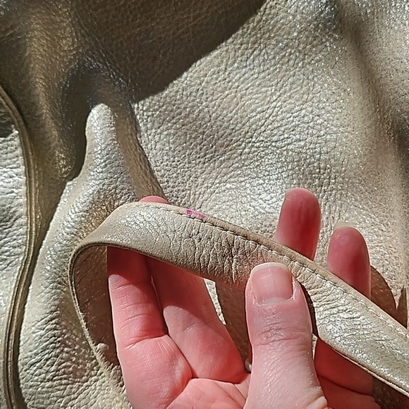 HOBO International Caliber in pearled silver metallic leather - Picture 15 of 16